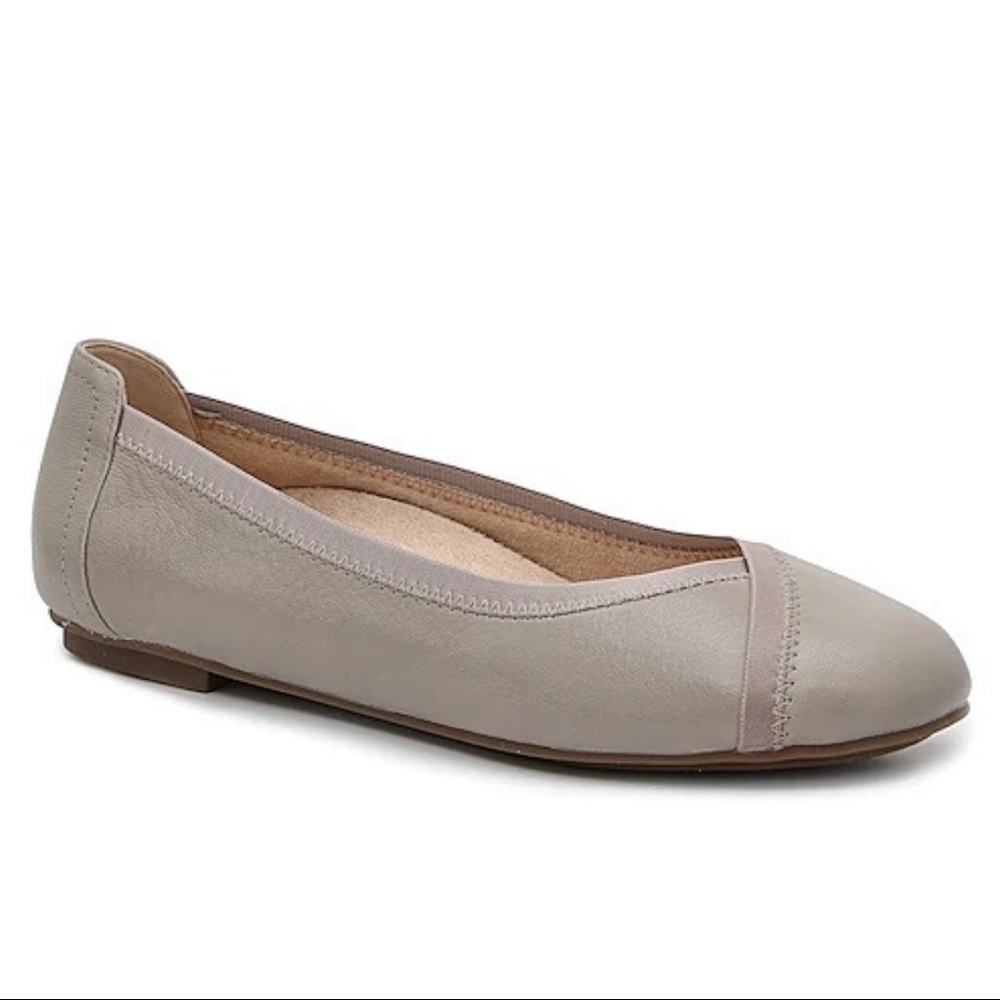 Vionic Caroll Leather Slip On Flat Shoe Grey 5 NIB